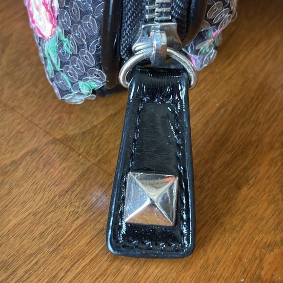 Betsey Johnson cosmetic bag - Picture 5 of 6